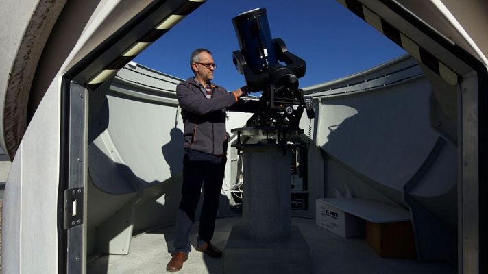 Telediario 1 - Científicos del CSIC han analizado los asteroides cercanos a la Tierra