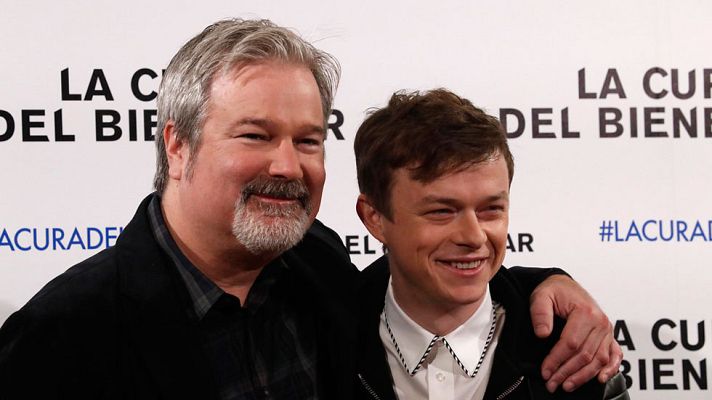 Telediario 1 - Gore Verbinski presenta su nueva película, 'La cura del bienestar'