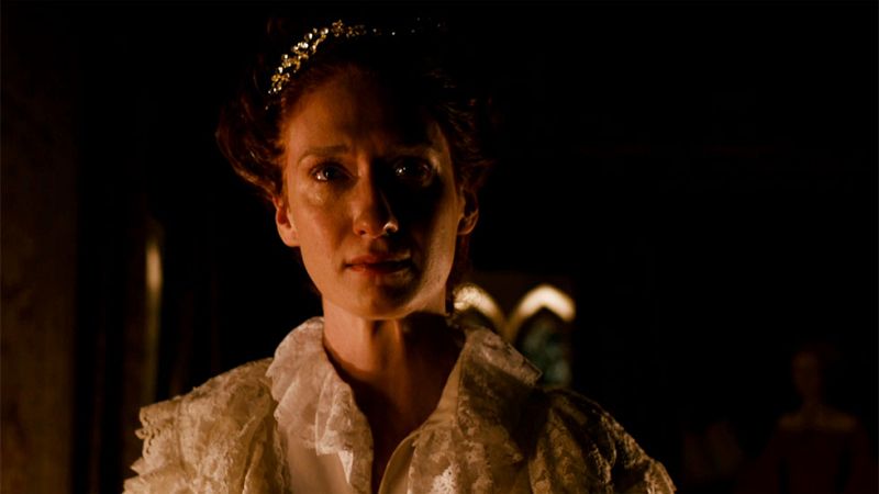 Reinas - Isabel de Inglaterra cree que es estril