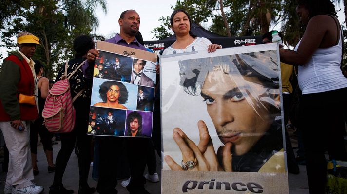 Telediario 1 - Prince fue el artista que más discos vendió en 2016