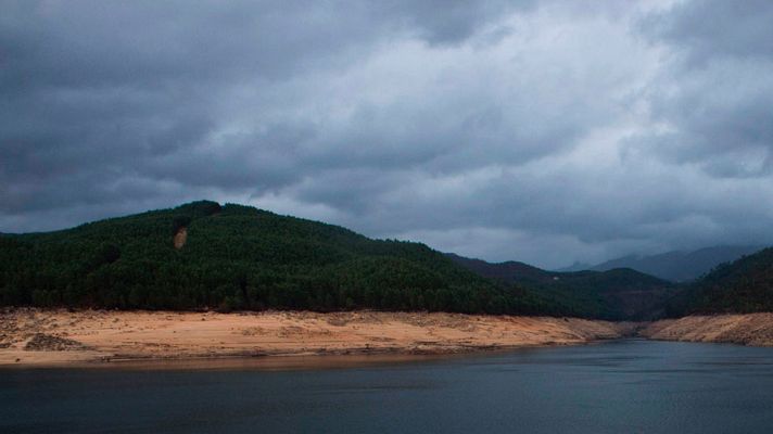 El tiempo - Cielos estarán nubosos o cubiertos, con lluvias en Galicia