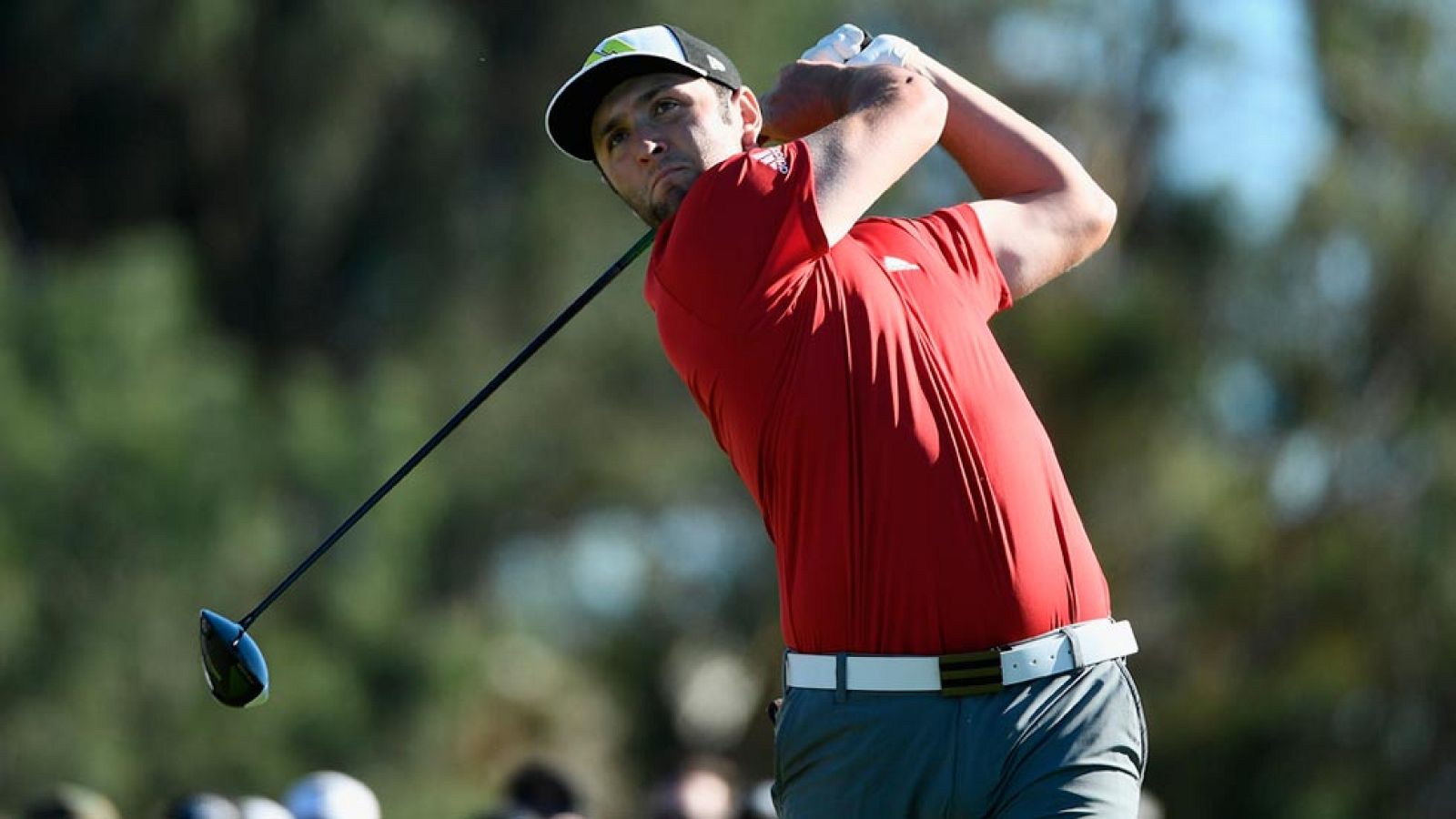 El golfista español Jon Rahm, el mejor golfista amateur del mundo en 2015, ha ganado su primer titulo en el circuito profesinal americano, en Torrey Pines, el Farmers Insurance Open