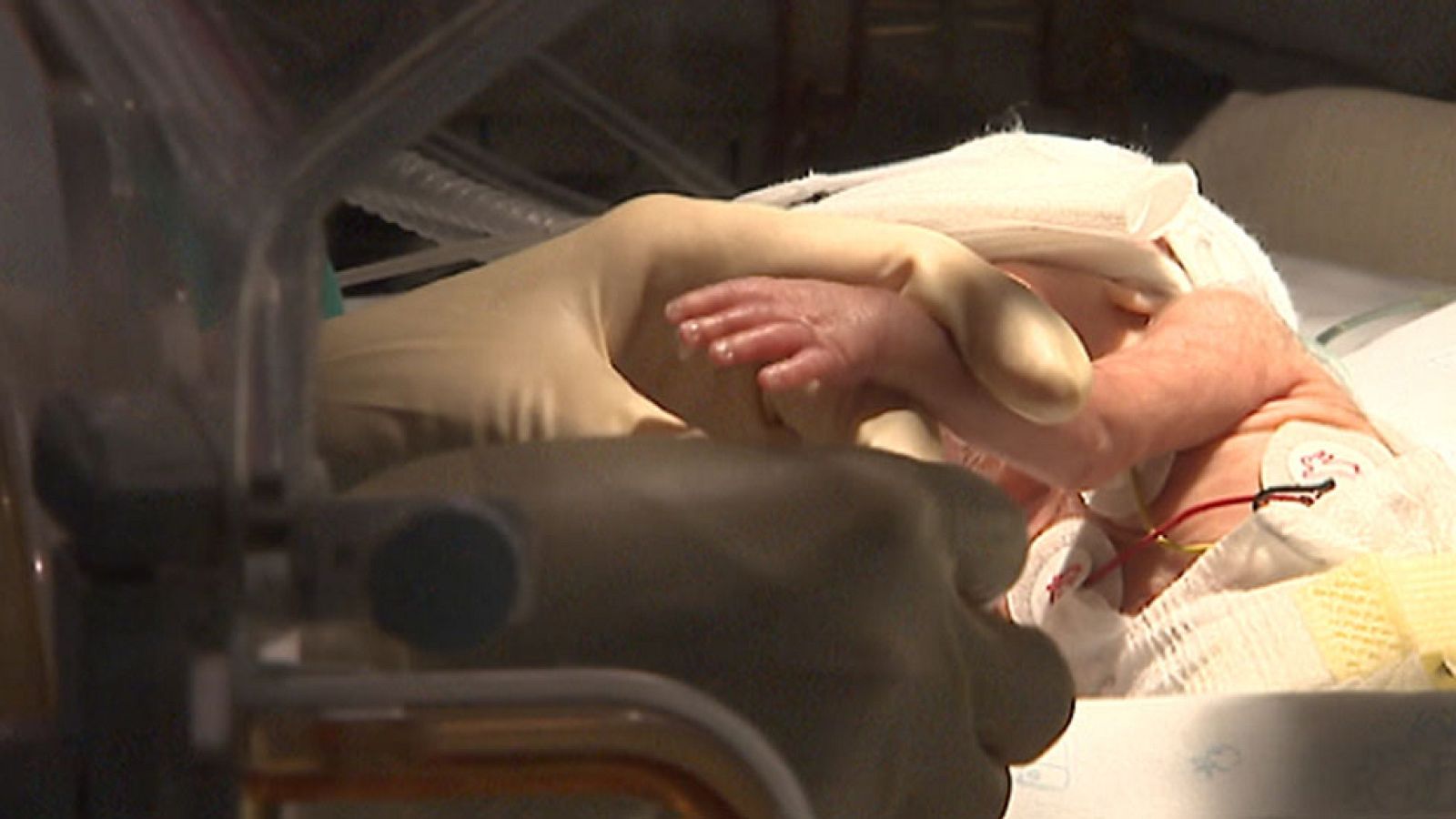 El Hospital La Paz de Madrid cierra temporalmente su UCI neonatal por la presencia de una bacteria