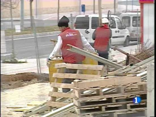  - El paro cerca del 14%