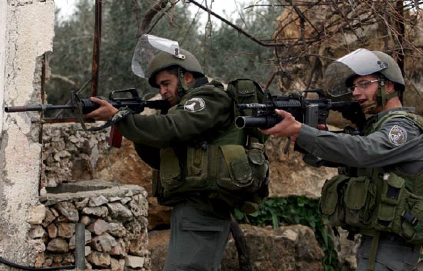 En Hebron cientos de simpatizantes de Hamas se enfrentan con soldados israelíes | Ver