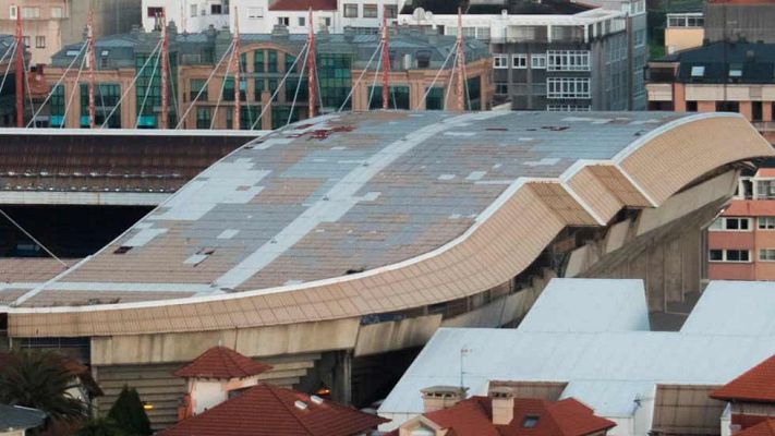 Informativo 24h - El Deportivo-Betis, suspendido por el desprendimiento de parte de la cubierta de Riazor