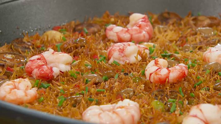 RTVE Cocina - Fideuá de setas y gambas
