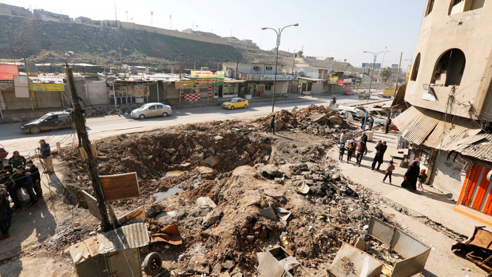 La Agencia de Naciones Unidas para los Refugiados teme que la nueva ofensiva militar contra Daesh en la zona este de Mosul pueda causar 250.000 desplazados más. Las Fuerzas Especiales Iraquíes están ya ultimando los preparativos para evitar un contra