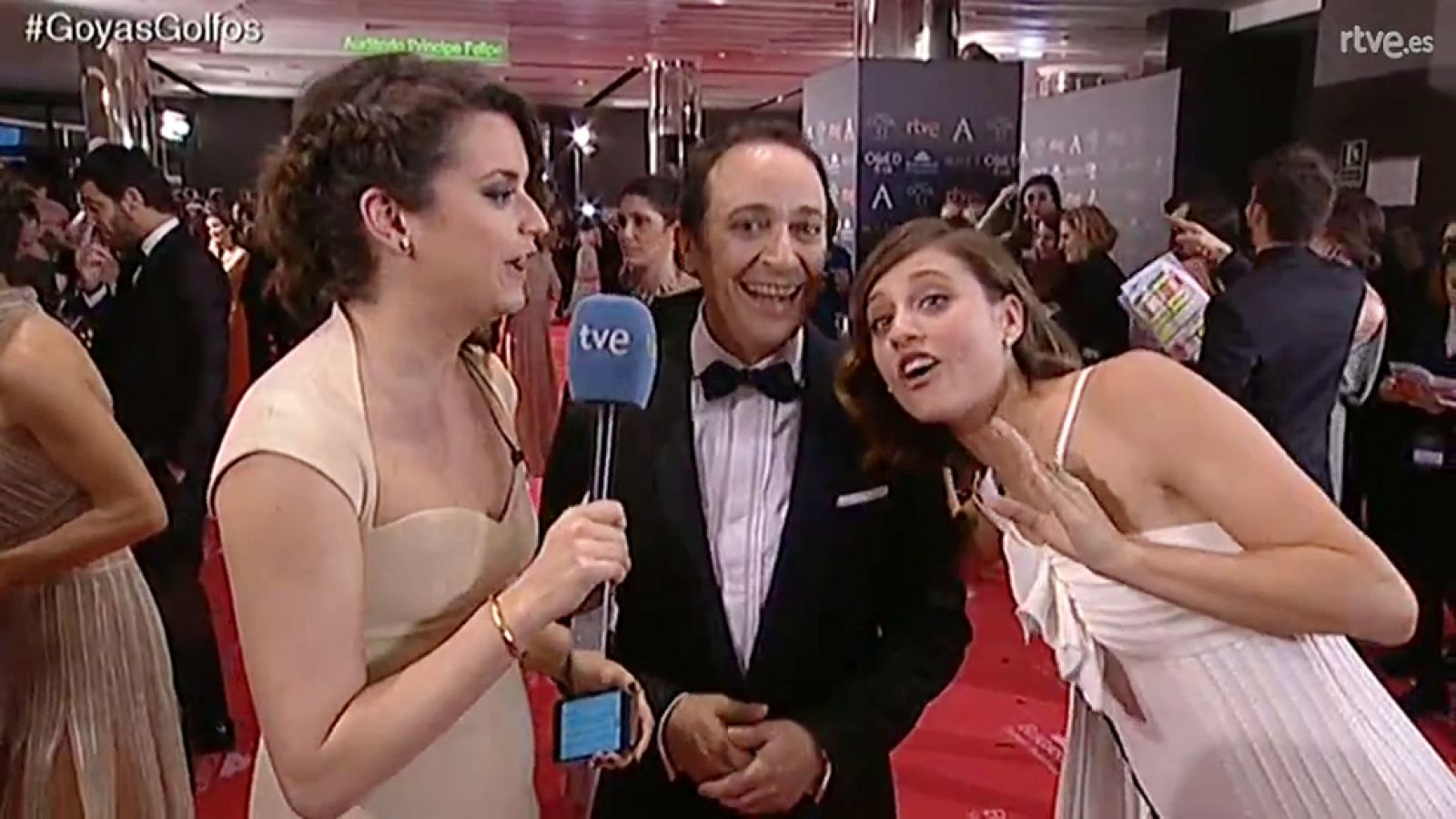 Goyas Golfos 2017 - El "contigo no bicho" de Michelle Jenner a Luis Callejo