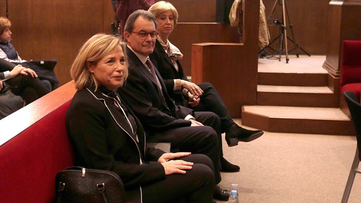 Informativo 24h - Arranca el juicio a Mas por desobediencia en el 9N y su letrado alega la vulneración del derecho de defensa