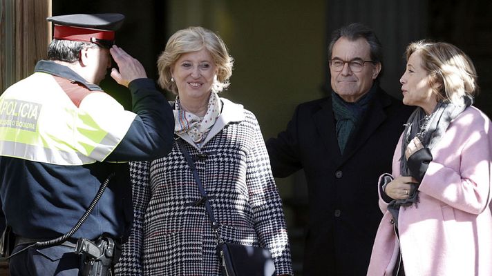 Telediario 1 - Artur Mas asume la "iniciativa política" del 9N pero niega "ánimo de desobedecer"