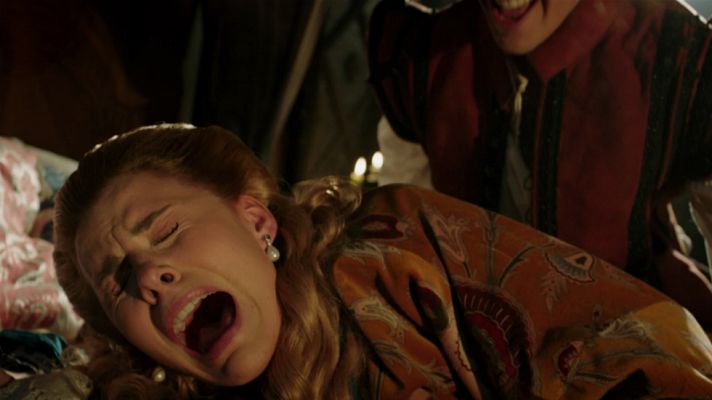 Reinas - Lord Darnley fuerza a María en la cama