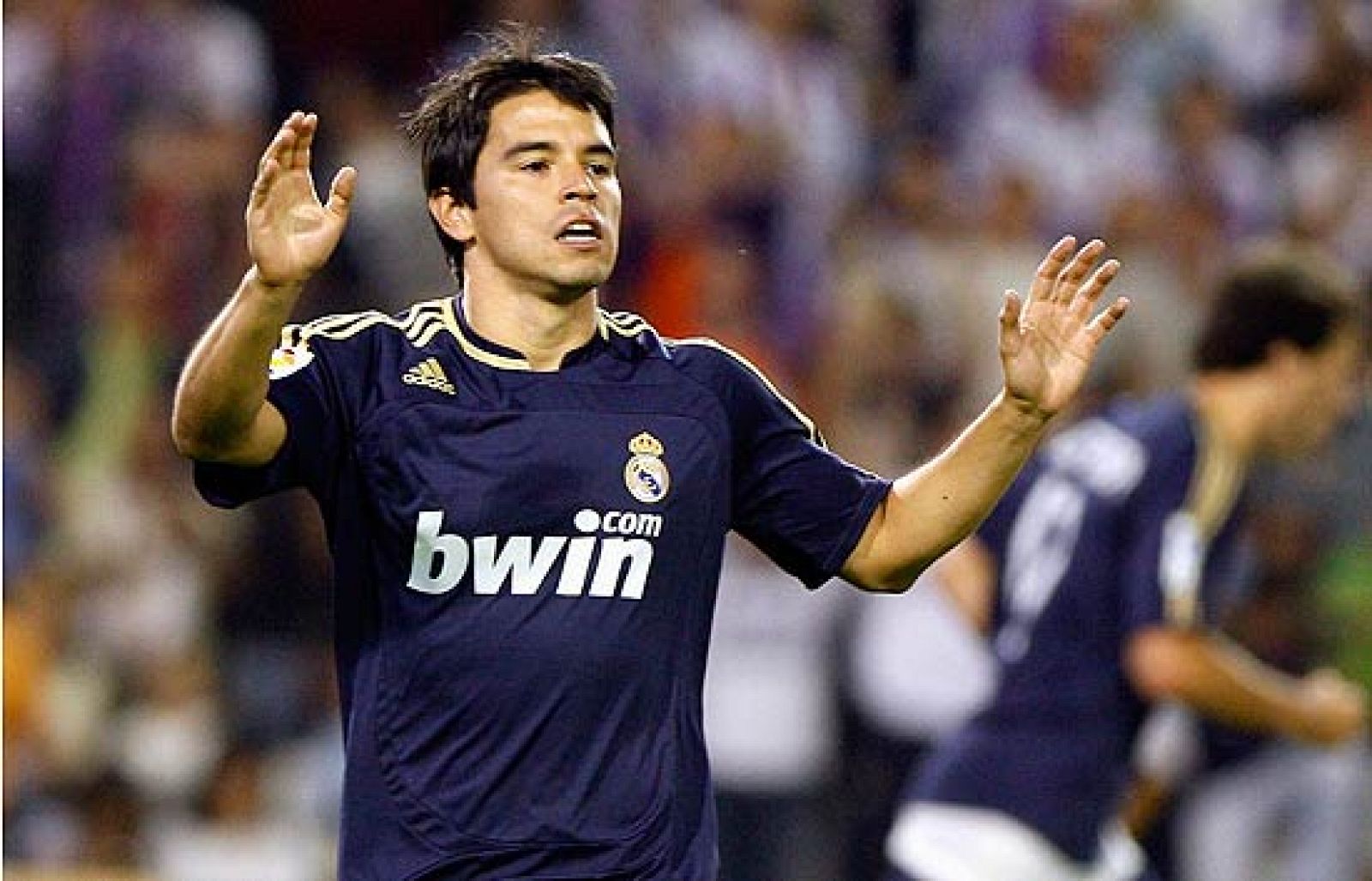 Juande abre la puerta a Saviola