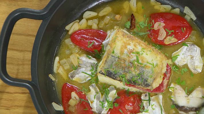 RTVE Cocina - Cola de merluza rellena