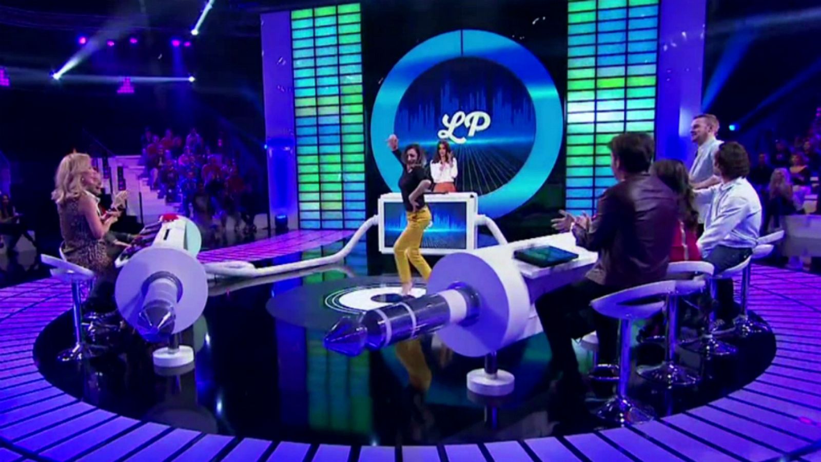 El gran reto musical - Mariola se arranca a bailar por José Mercé en el plató