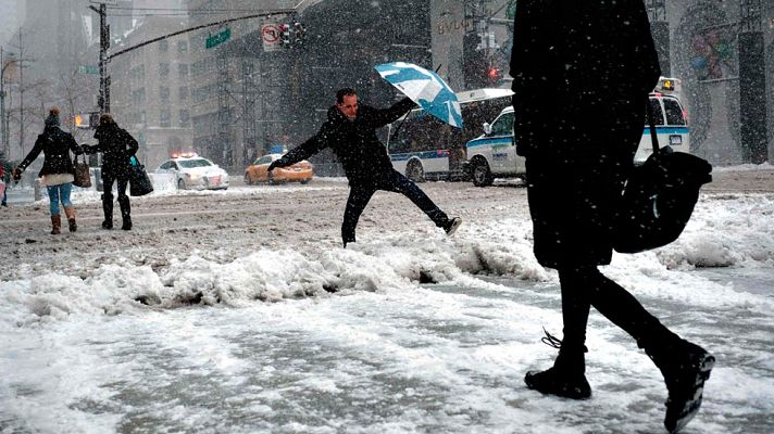  - Un temporal de nieve y viento azota la coste noreste de Estados Unidos