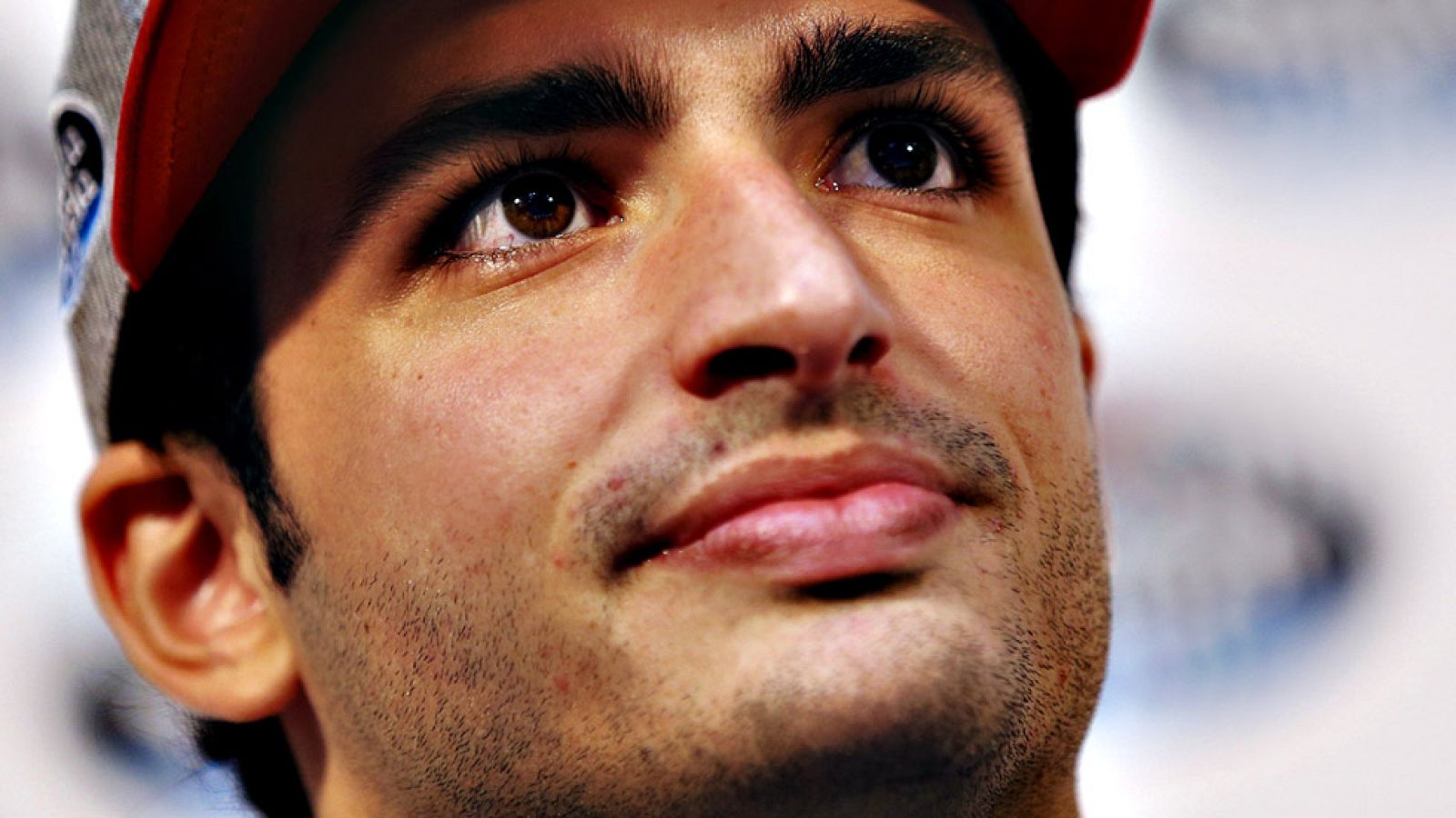 El piloto español Carlos Sainz (Toro Rosso) ha reconocido que la  nueva normativa de la Fórmula 1, que aumentará la exigencia física  sobre los pilotos, le ha obligado a pasar "el invierno más duro" de  toda su vida, con intensas sesiones de entrenam