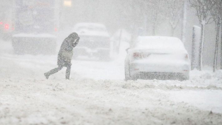 Telediario 1 - Lluvia, viento, nieve y fuerte oleaje afectan a España