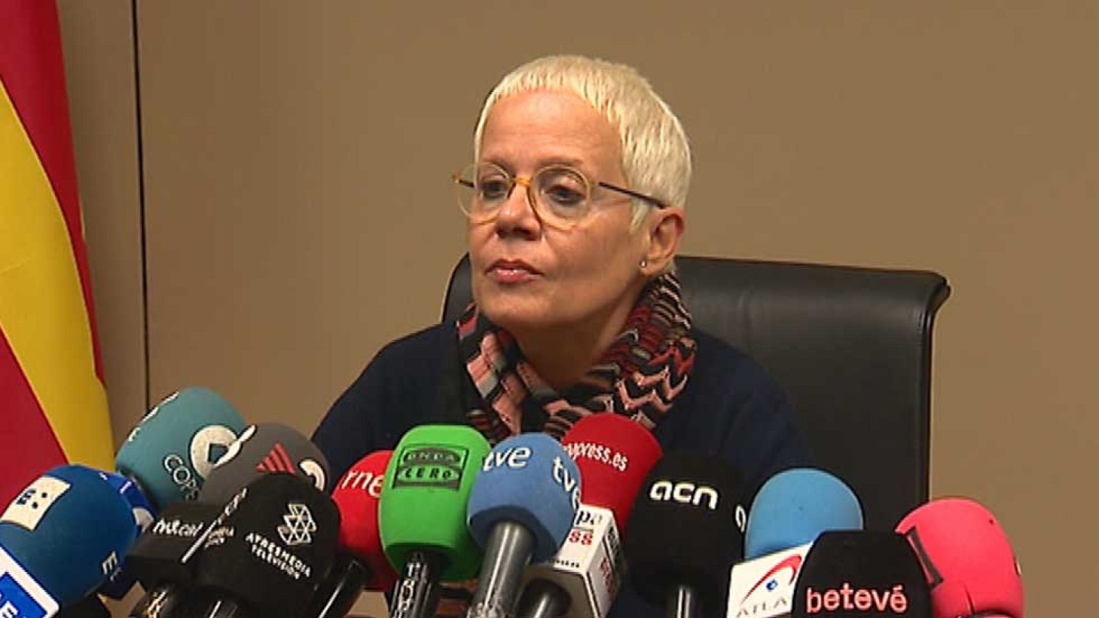 La fiscal jefe de Barcelona abrirá diligencias contra el hombre que la insultó a las puertas del juicio 9-N