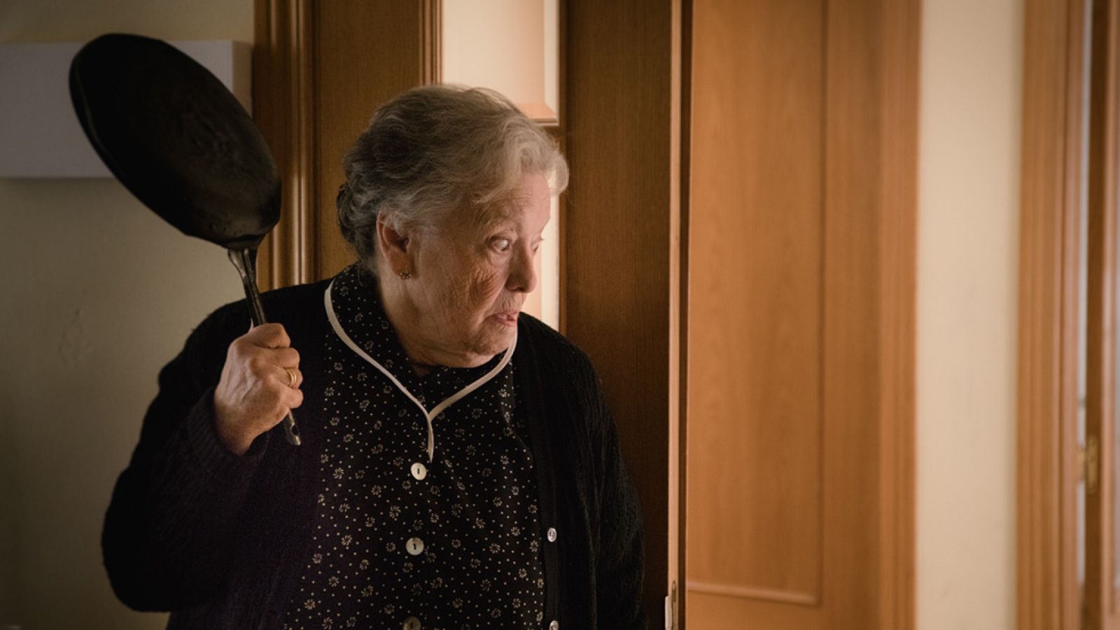 Cuéntame cómo pasó - Herminia, la mejor protección de los Alcántara