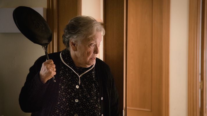 Cuéntame cómo pasó - Herminia, la mejor protección de los Alcántara