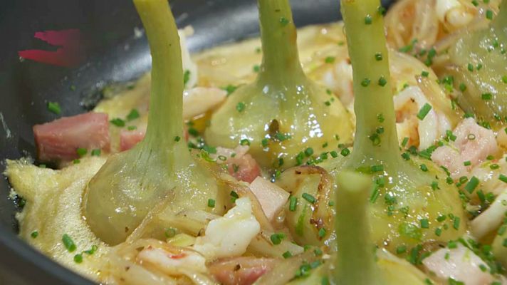 RTVE Cocina - Tortilla de alcachofas y langostinos