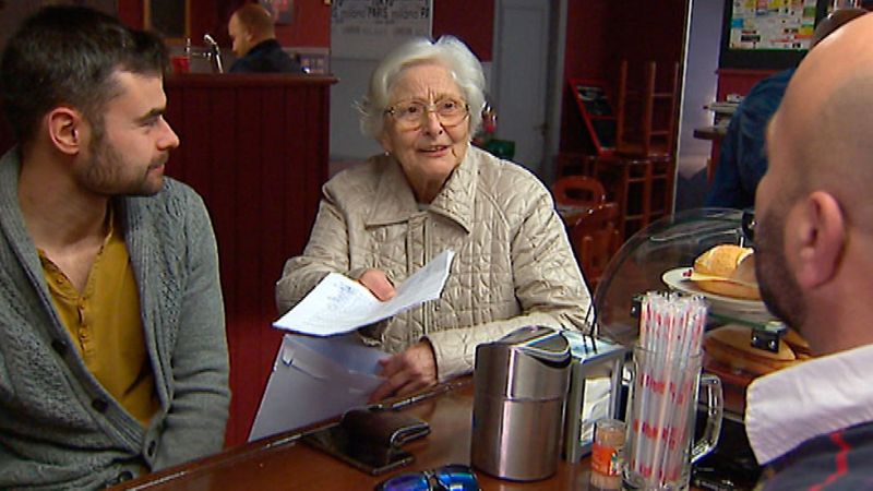 Una anciana asturiana consigue 100.000 firmas para acabar con las diferencias autonómicas del impuesto de Sucesiones