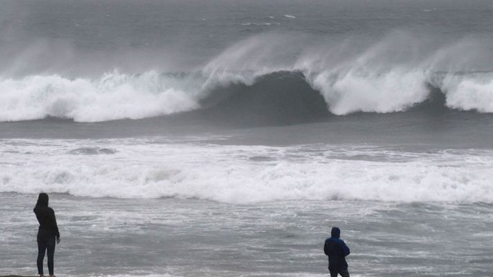 El tiempo - Cielos cubiertos con chubascos en el área del Estrecho y Melilla