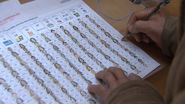 Telediario 1 - El 41% de los ecuatorianos que votan en el extranjero lo hacen en España