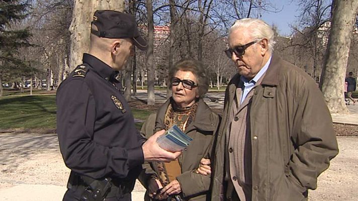 Telediario 1 - Desarticulado un grupo organizado responsable de más de 40 "hurtos amorosos" a ancianos