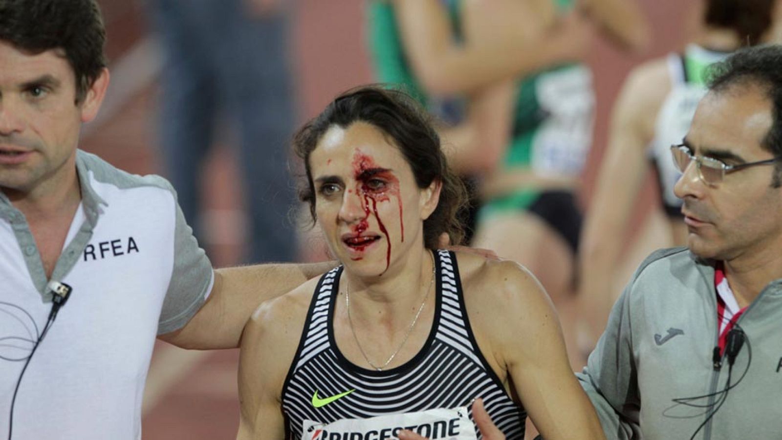 Solange Pereira revalida su título de 1.500 y Nuria Fernández sufre una aparatosa caída - Atletismo | Ver