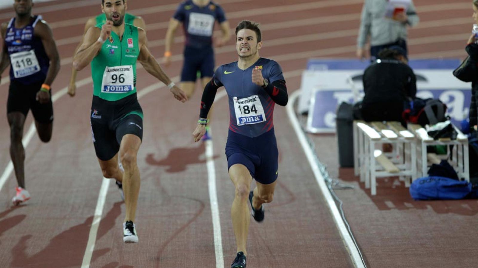 Husillos, campeón y récord de España de 400 m en pista cubierta - Atletismo | Ver