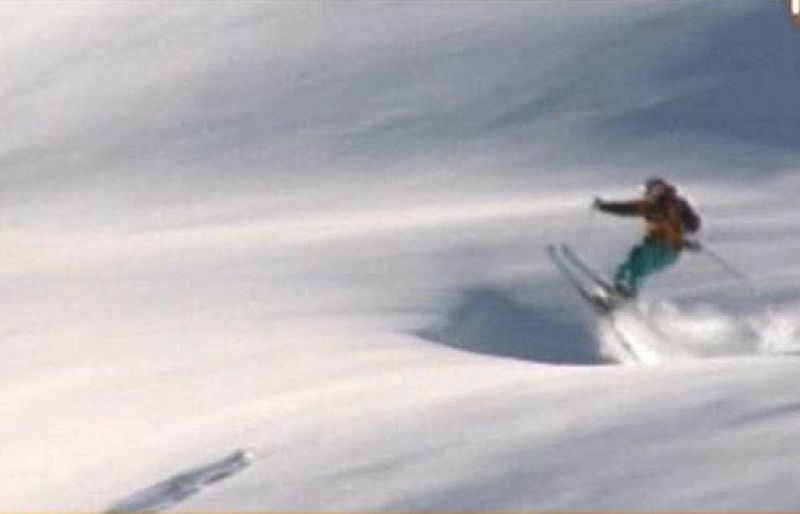 Saltos impresionante, piruetas imposibles en una de las prácticas invernales más espectaculares, el esquí y 'snow' extremo