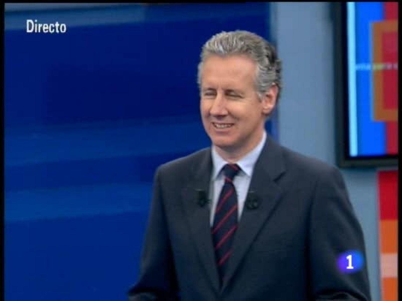 Tengo una pregunta para usted - ¿Se le ha pasado por la cabeza dimitir?' - Tengo una pregunta para usted | Ver