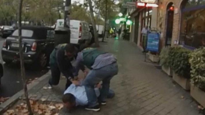 Telediario 1 - La Guardia Civil detuvo en nuestro país a 156 delincuentes buscados internacionalmente el año pasado