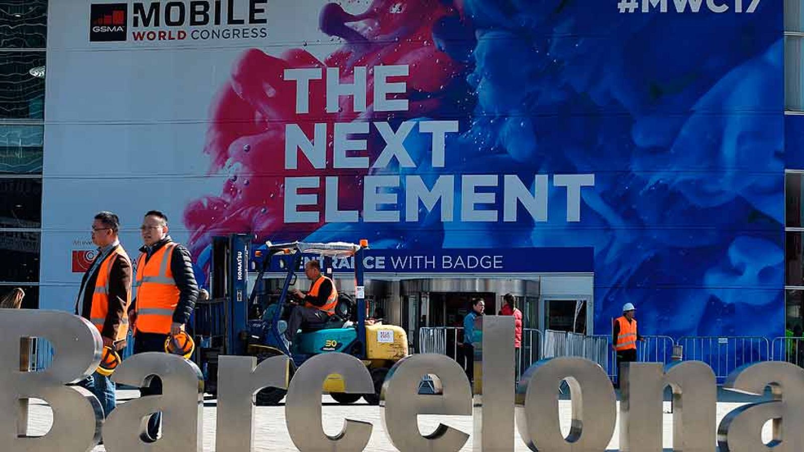 Barcelona se prepara para el inicio del MWC, la mayor feria de tecnología móvil
