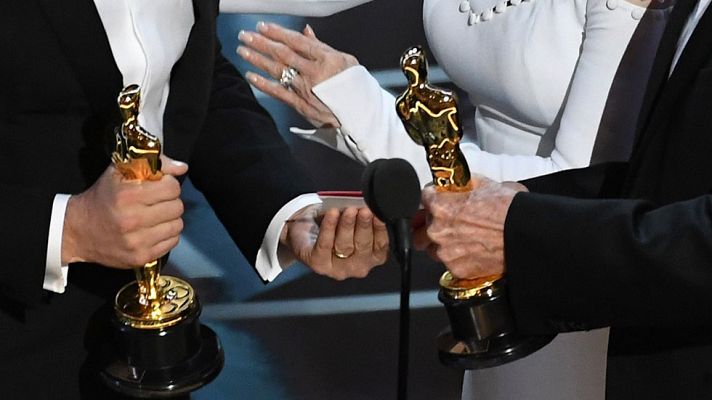 Telediario 1 - Telediario 1 en 4'  - 27/02/17