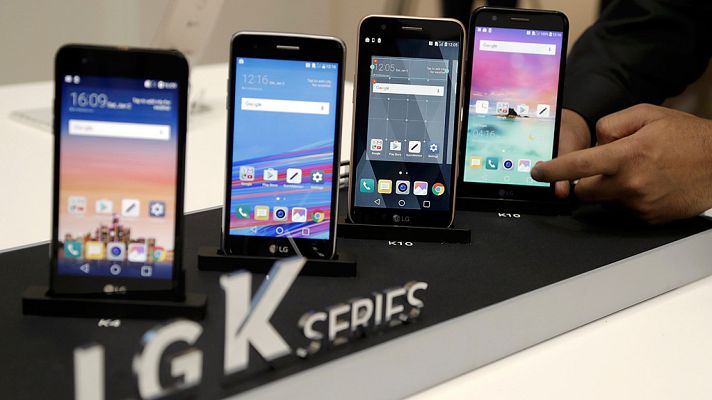 Telediario 1 - Mejores cámaras, pantallas más grandes y selfies de 360º, algunas novedades en el MWC