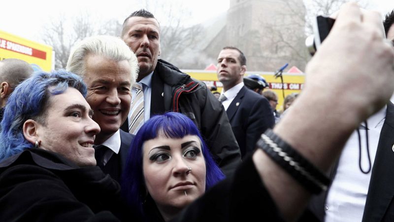 Democracia: peligro de derrumbe