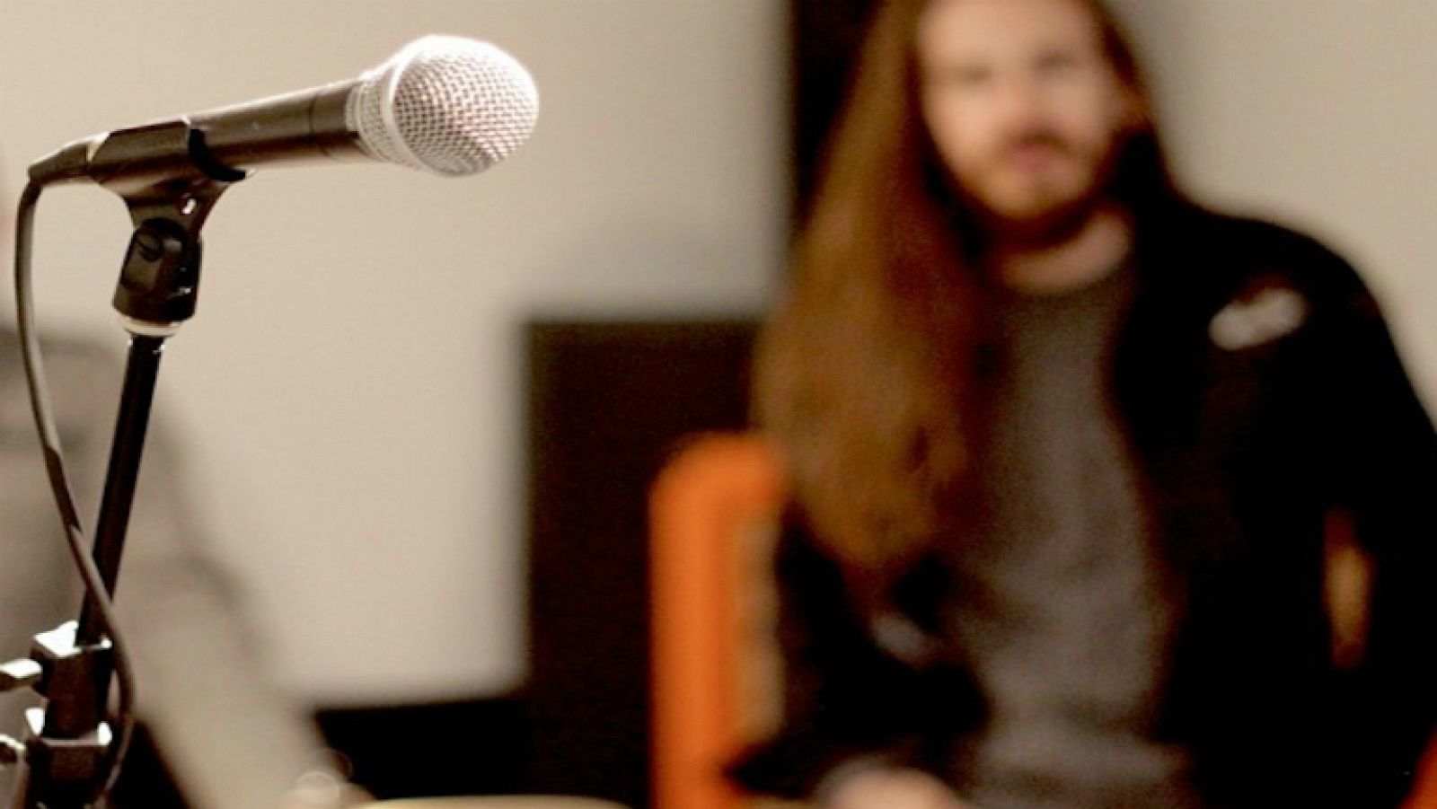 Backline - Carlos Sadness: el chico que dejó el rap por un ukelele - Ver ahora