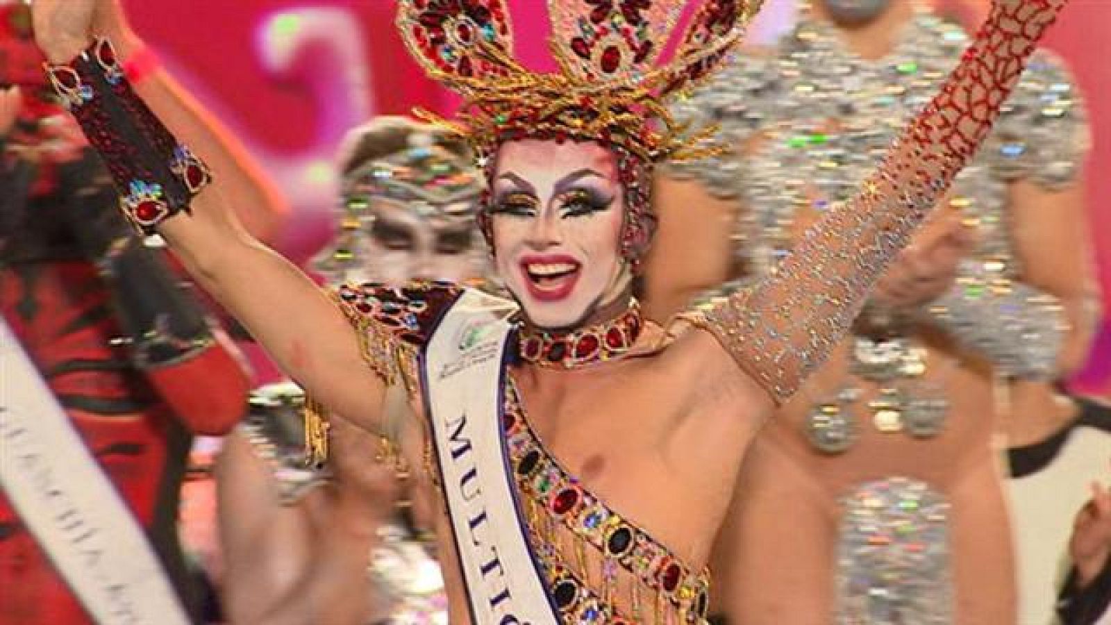 Sigue la polémica por la gala Drag | Ver