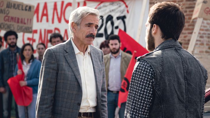 Cuéntame cómo pasó - La bronca en Sagrillas entre Carlos y Antonio