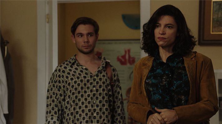 Cuéntame cómo pasó - Inés acusa a Álvarez de acosar a su hermana