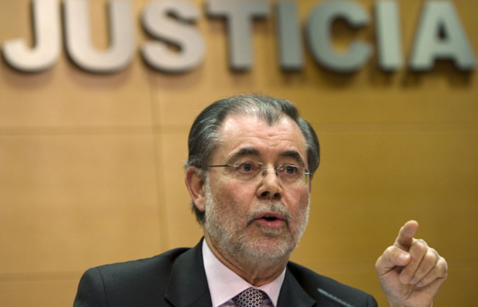 El ministro de Justicia ha insistido en que no comprende la intención de los jueces de hacer huelga | Ver