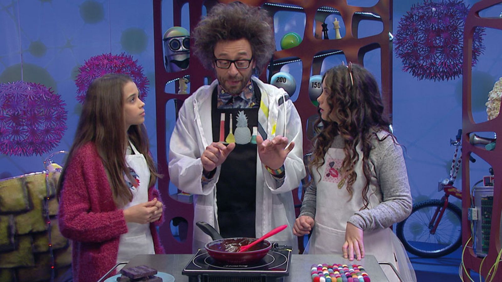 Mes de la Ciencia - La cocina de inducción - Big Band Clan | Ver