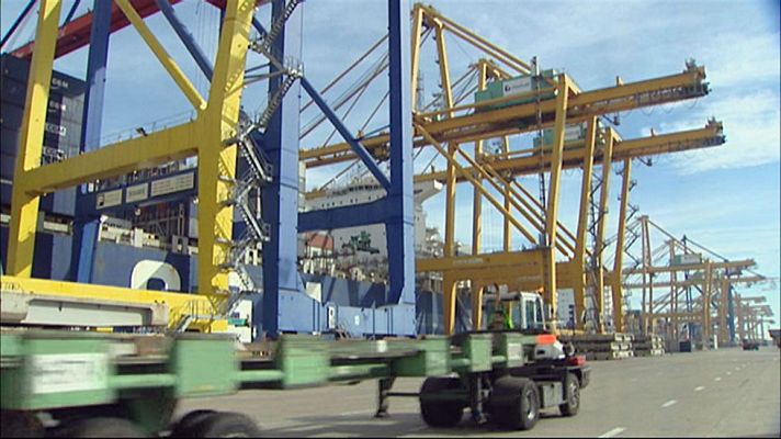 Telediario 1 - La economía española creció el año pasado un 3,2%, lo mismo que en 2015