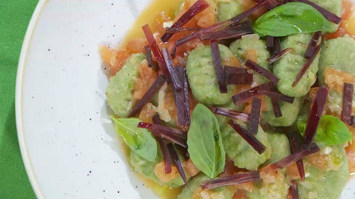 RTVE Cocina - Ñoquis de guisantes con cecina