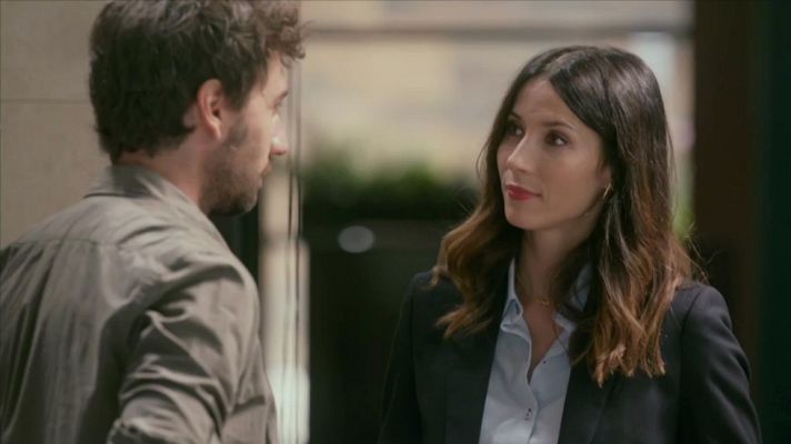 iFamily - El primer encuentro entre Lola y Kike