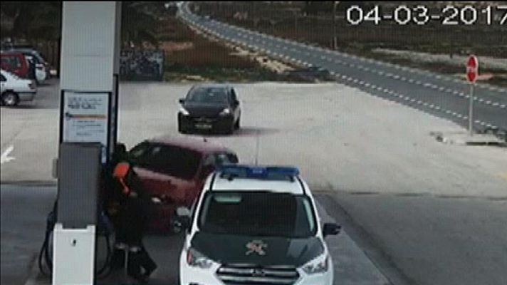  - Una maniobra antirreglamentaria en una gasolinera de Alicante provoca un susto a guardias y empleados