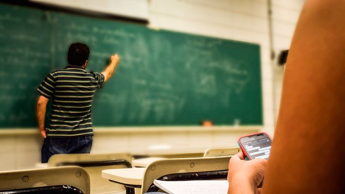 Telediario 1 - Un profesor con más de 700.000 alumnos